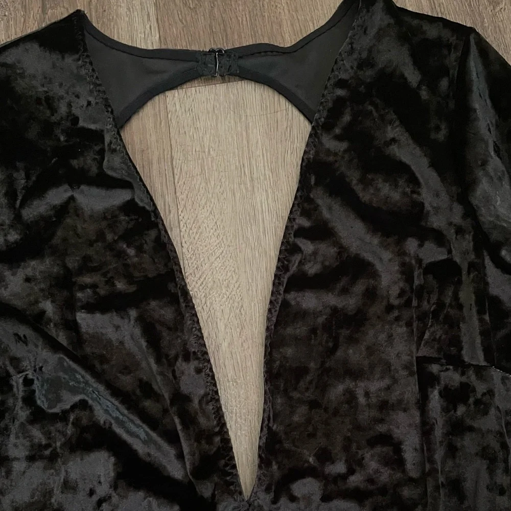 Victoria's Secret Crushed Velvet Plunge Bodysuit Black New - Picture 5 of 12
